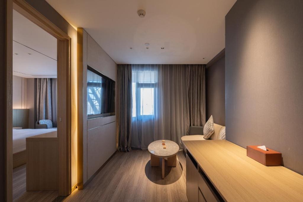 Executive Suite room - Image 3