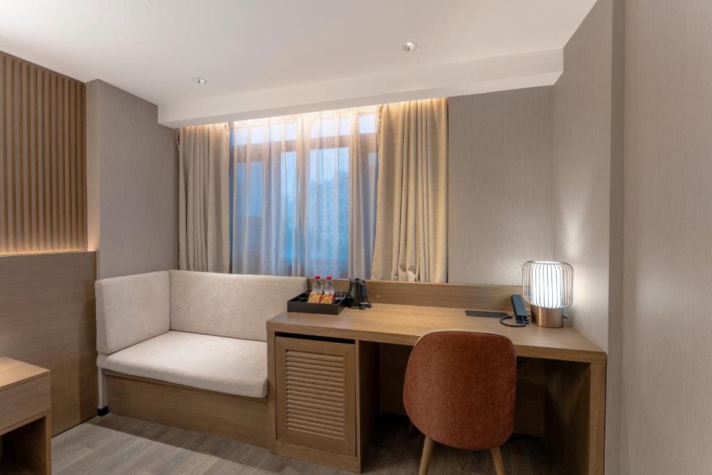 Deluxe Twin Room room - Image 3