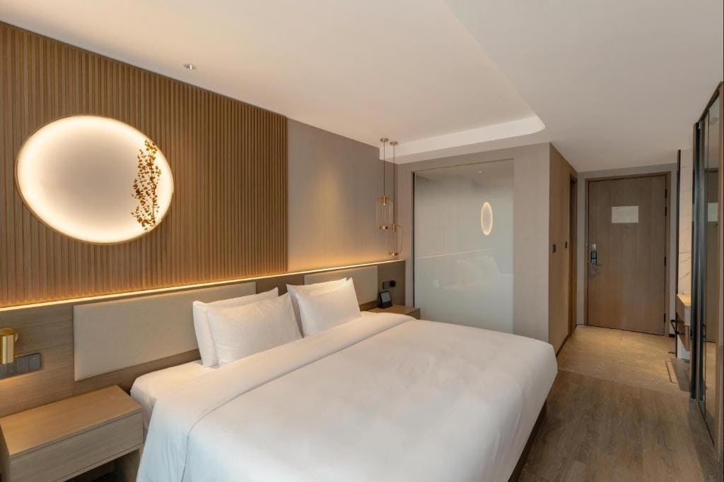 Deluxe King Room room - Image 1