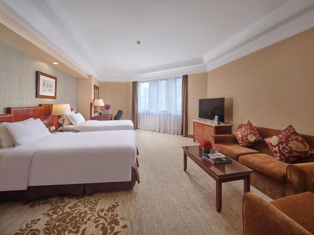 Deluxe Twin With Streetscape room - Image 1