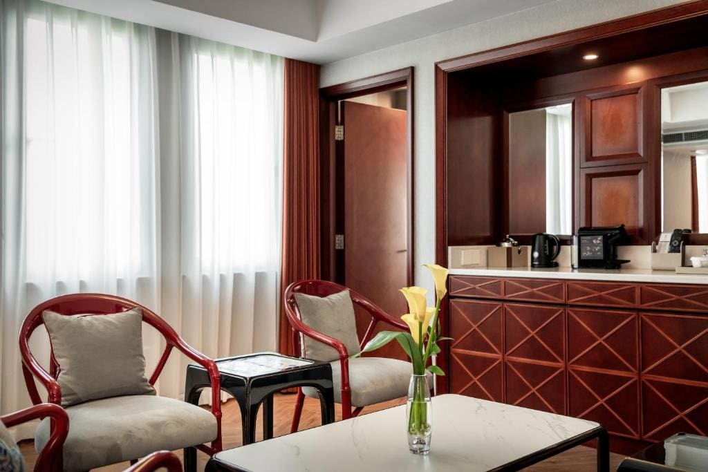 Specialty Suite room - Image 2