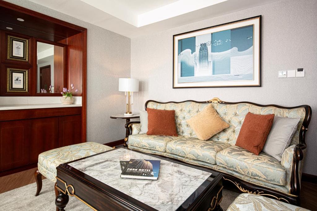 Specialty Suite room - Image 3