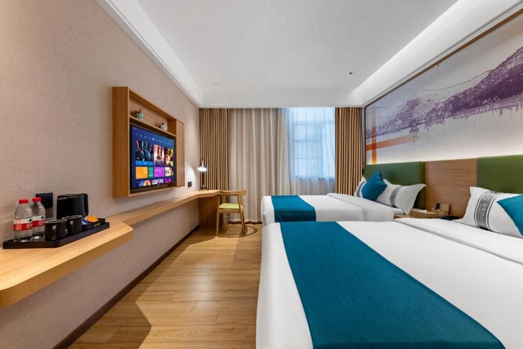Deluxe Double Room with Two Double Beds room - Image 3