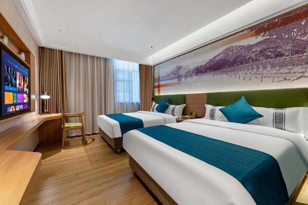 Deluxe Double Room with Two Double Beds room - Image 2