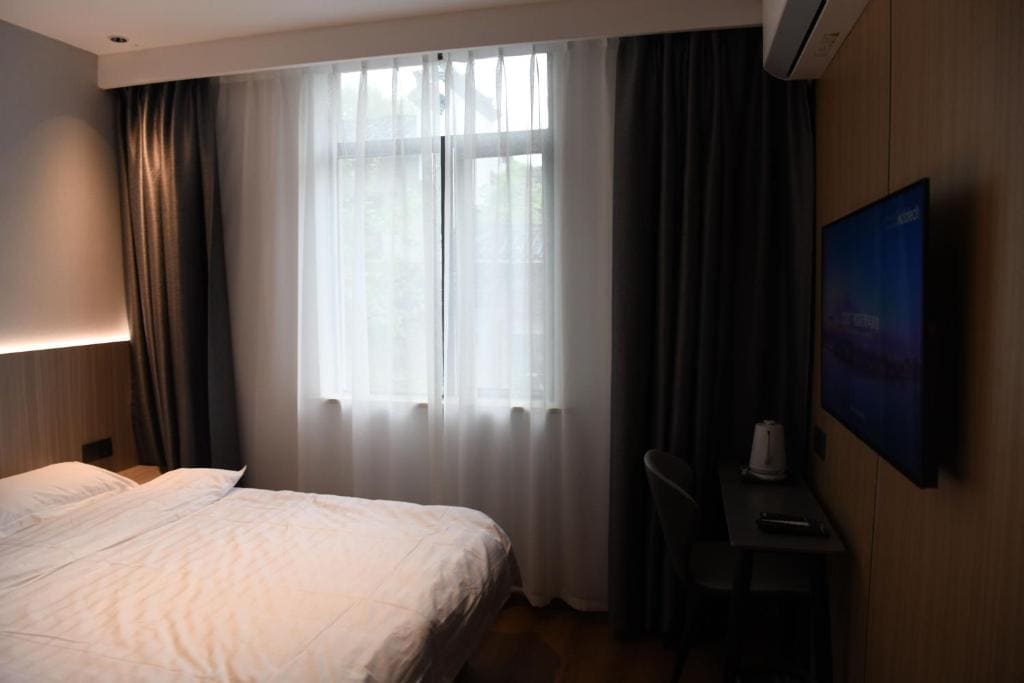 Standard Queen Room room - Image 1