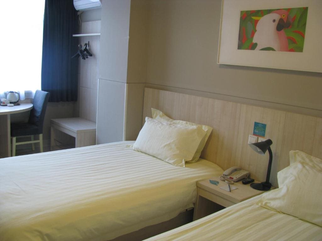 Standard Twin Room A room - Image 2