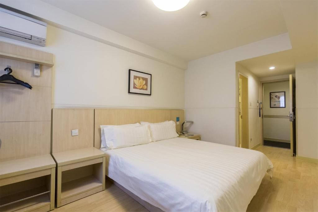 Business Double Room B room - Image 2