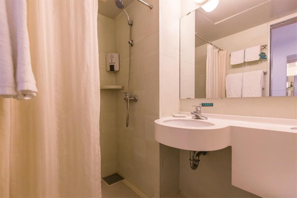 Business Double Room B room - Image 3