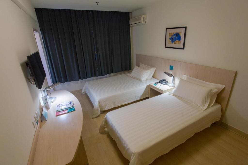 Mainland Chinese Twin Room room - Image 1