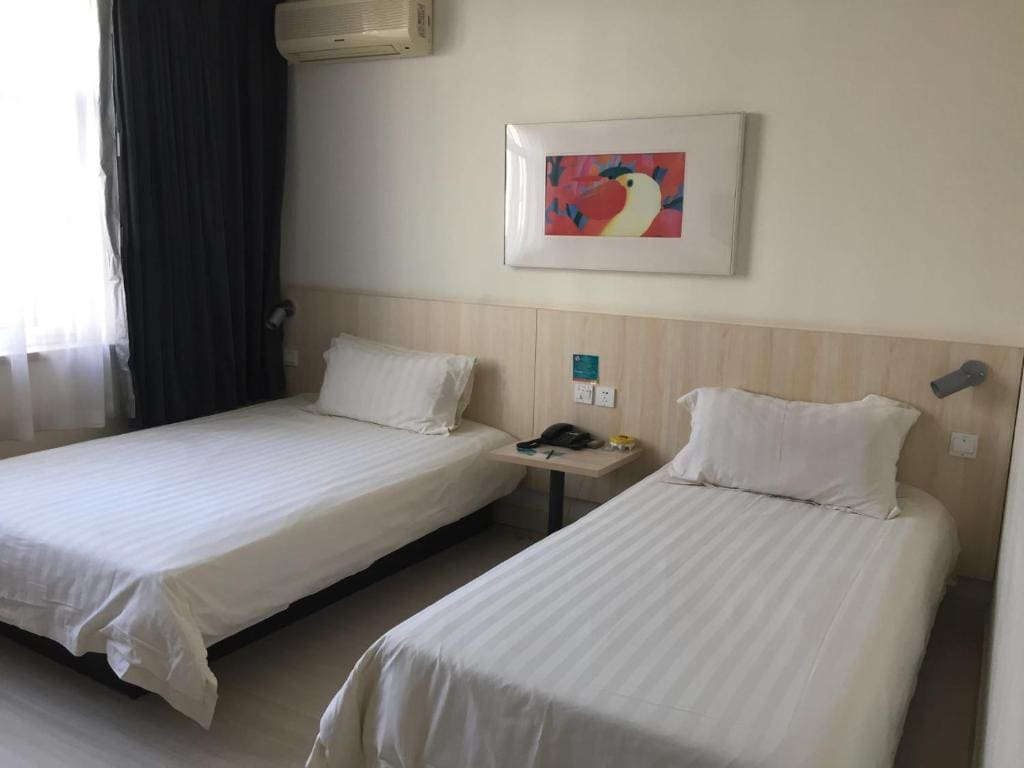 Mainland Chinese Twin Room room - Image 2