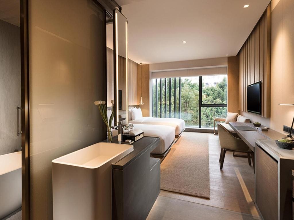 Deluxe Twin Room room - Image 3