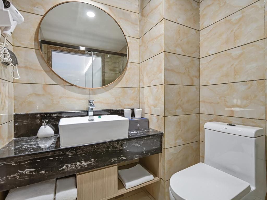 Double or Twin Room with Shower room - Image 3