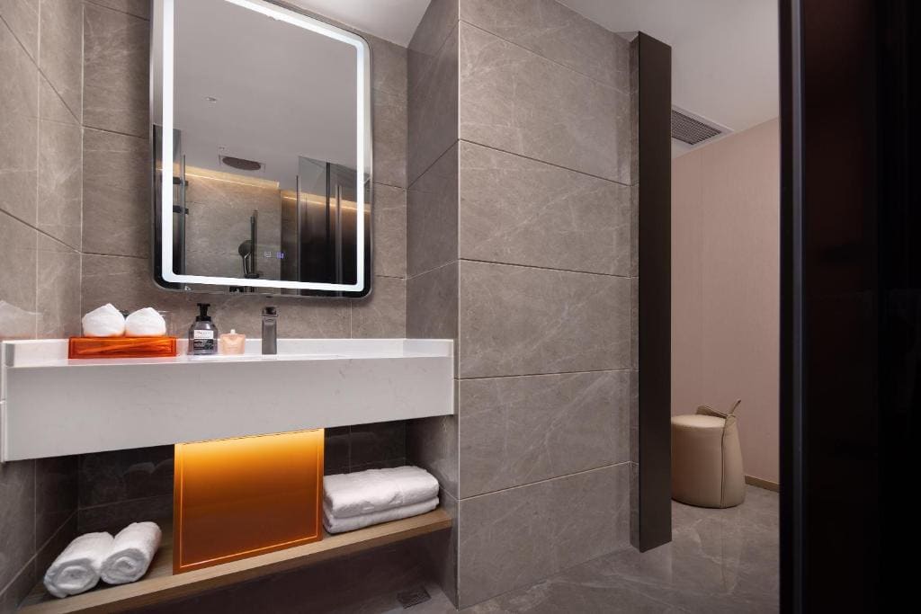 Deluxe Room room - Image 2