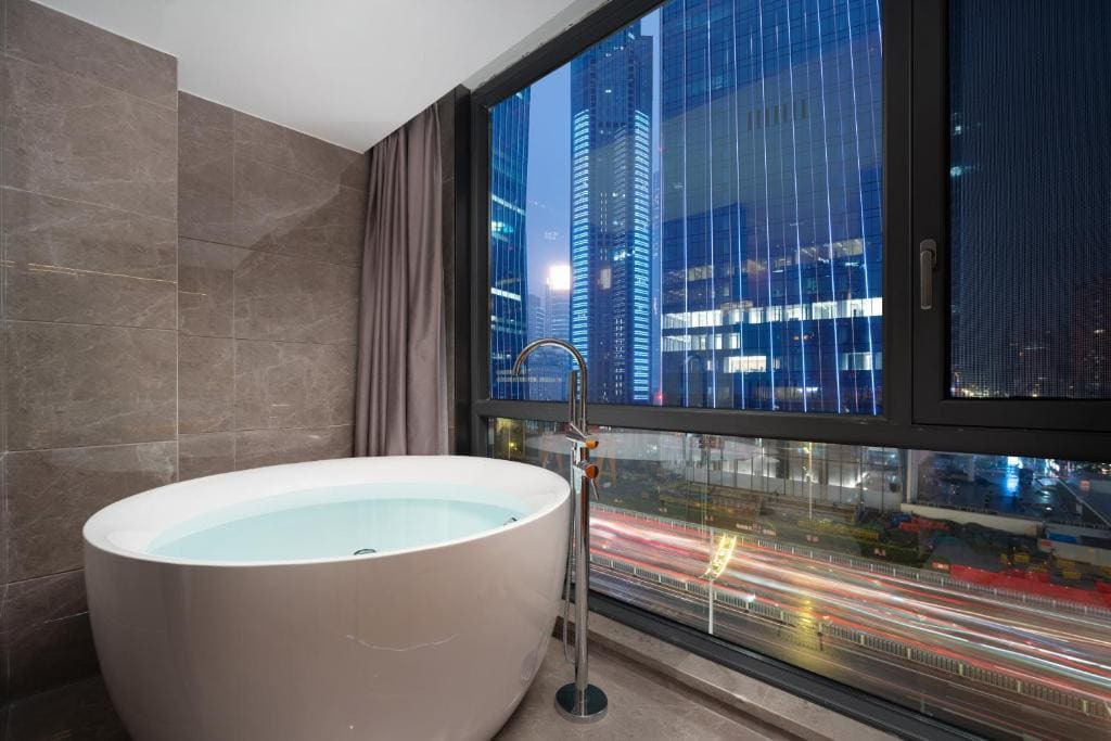 Double Room with Spa Bath room - Image 3