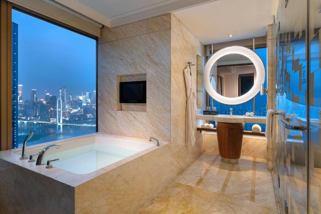 Deluxe Suite room - Image 3