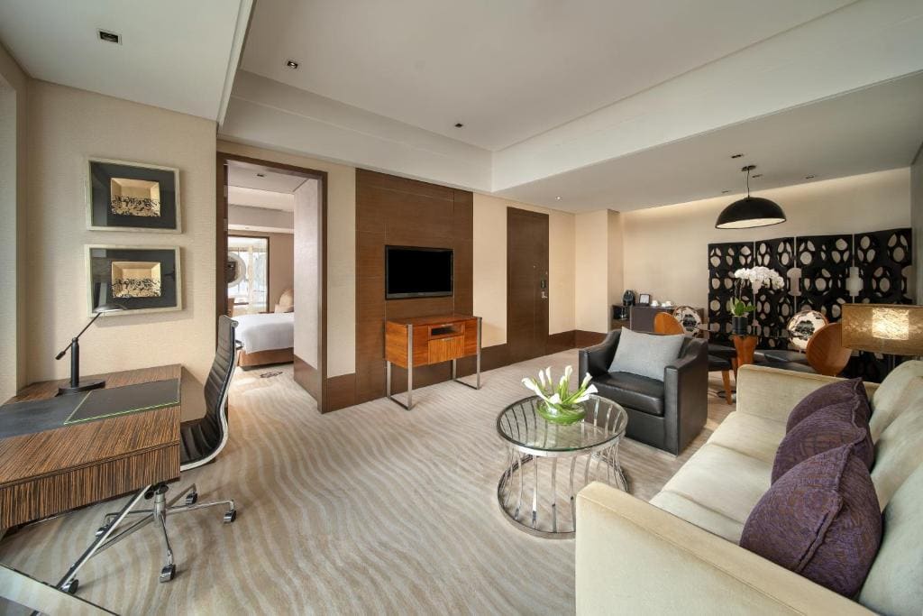 Deluxe Suite room - Image 2