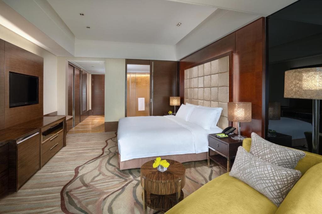 Executive Club Room King room - Image 2