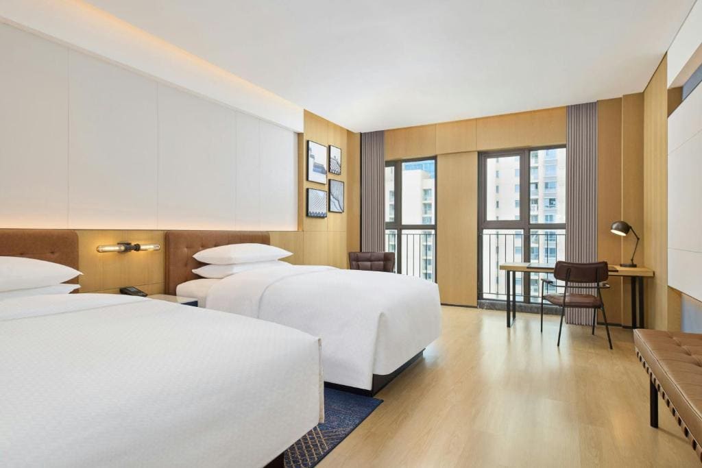 Standard Double Room with Two Double Beds and City View room - Image 1