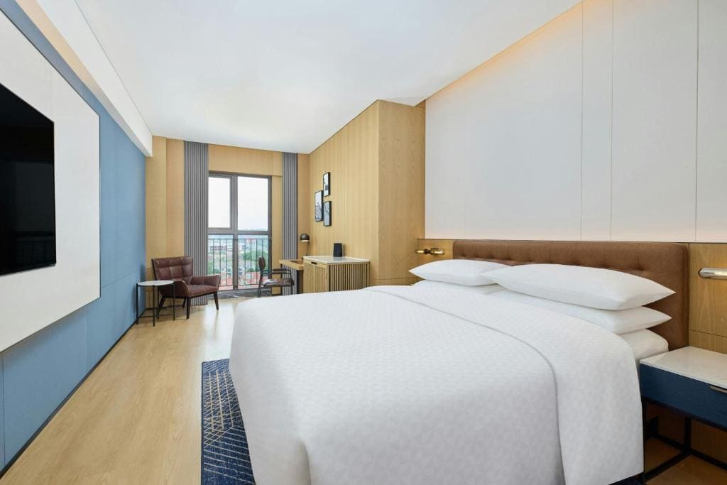 Standard King Room with City View room - Image 2