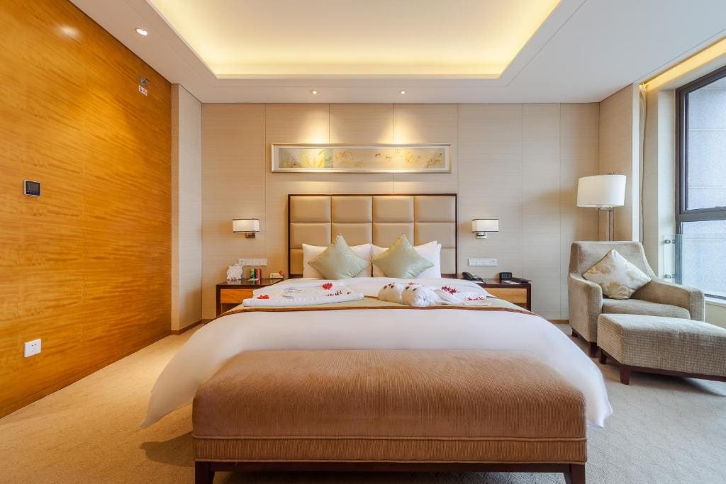 Deluxe King Room room - Image 1