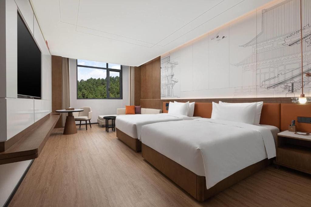 Family Suite with One King Bed and One Double Bed - Non-Smoking room - Image 2