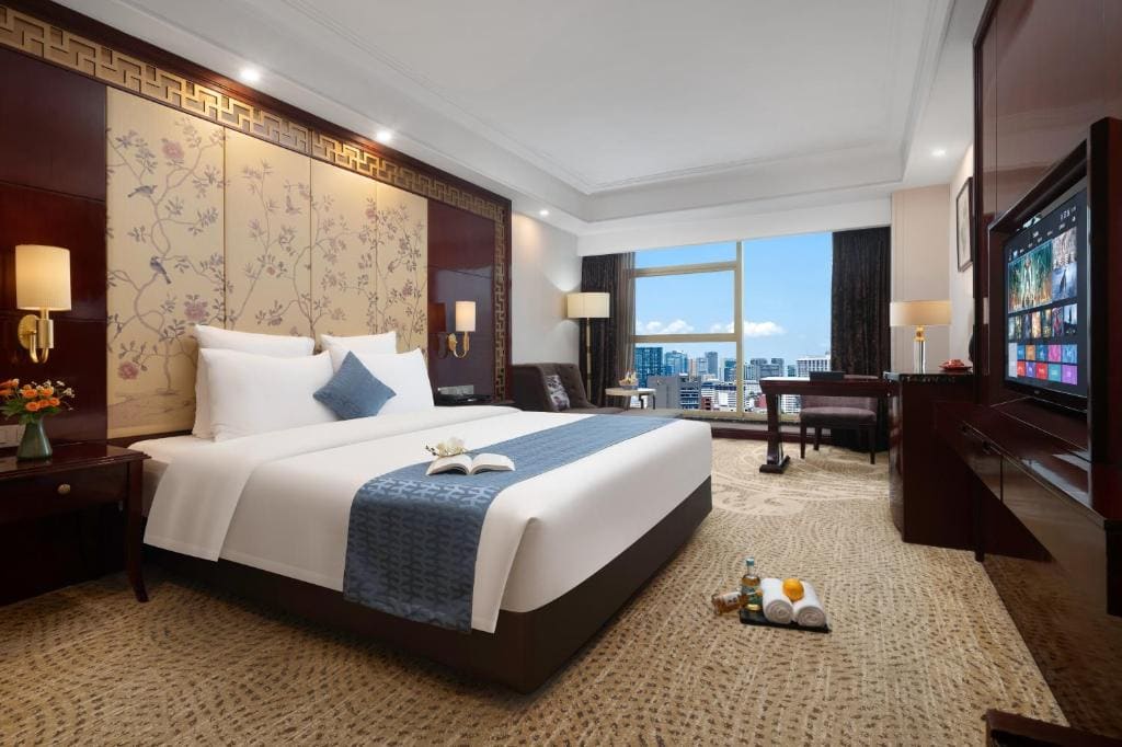 Deluxe Queen Room room - Image 2