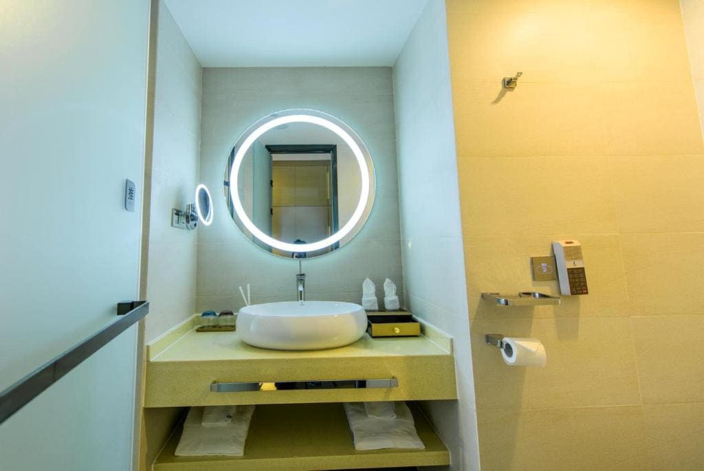 Deluxe King size bed Room room - Image 2