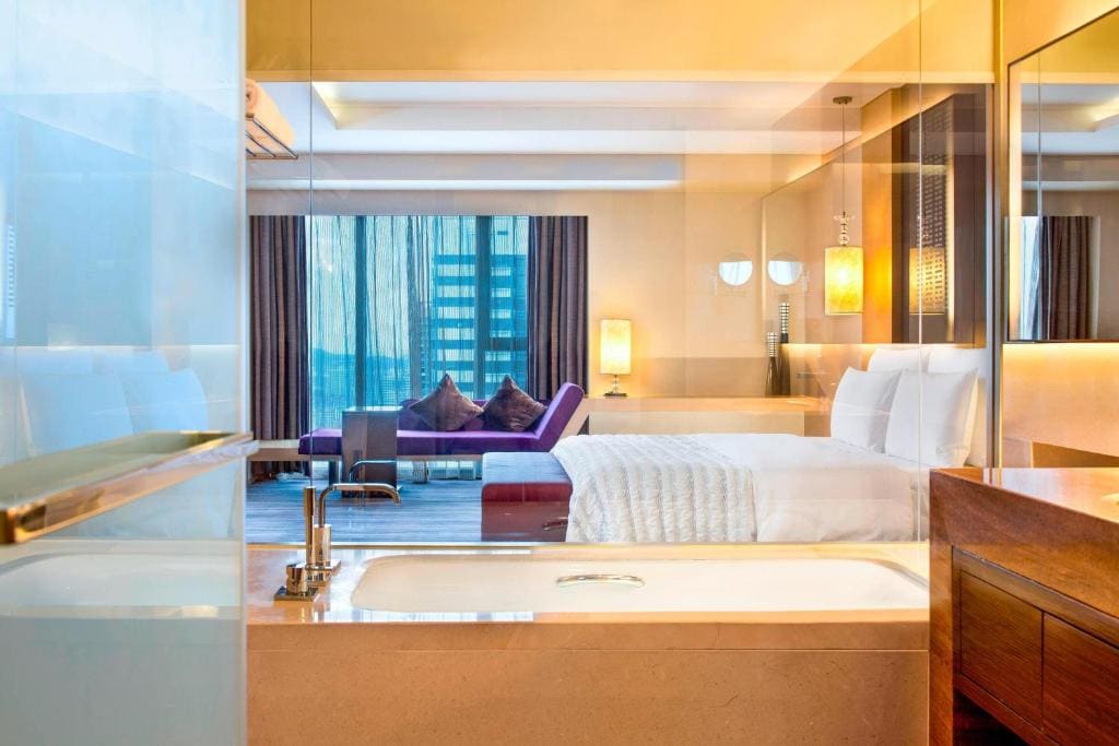 Premier King Room room - Image 2