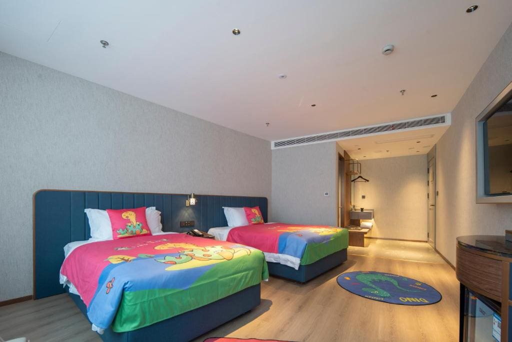 Family Room room - Image 1