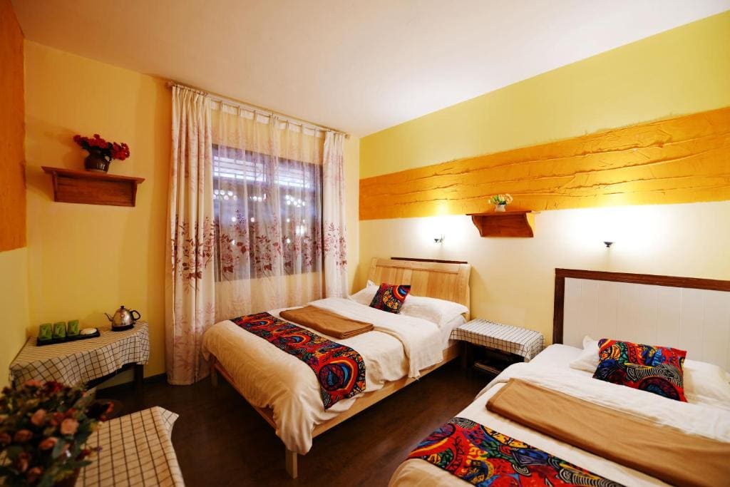 Deluxe Family Room room - Image 3