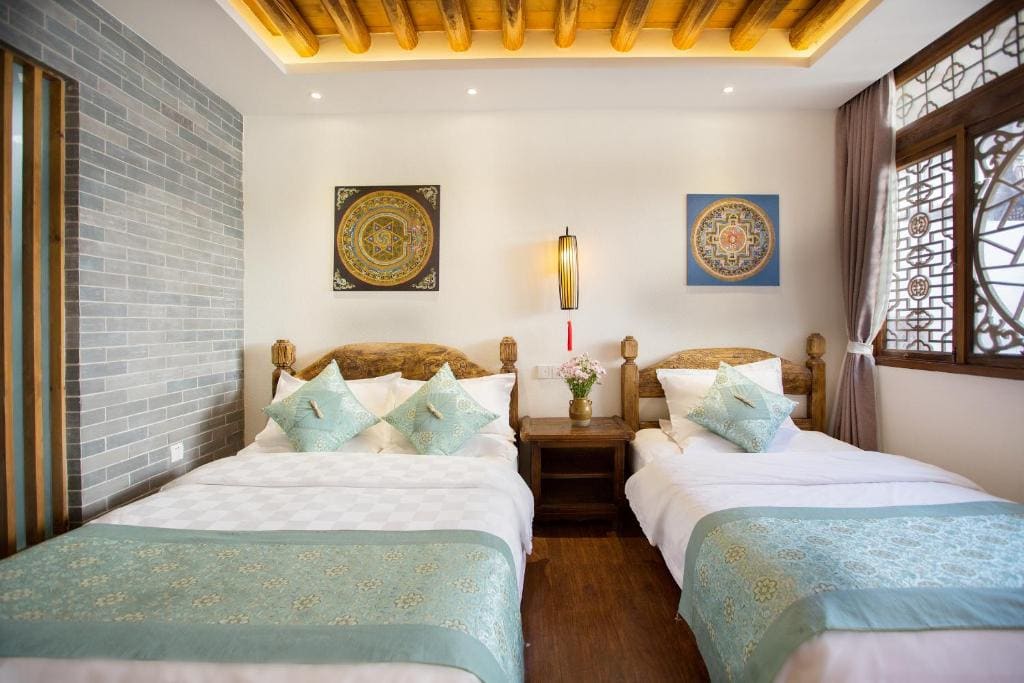 Deluxe Family Room room - Image 3