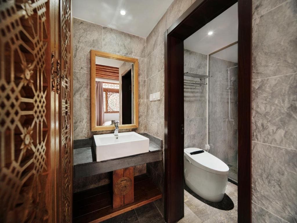 Deluxe Family Room room - Image 1