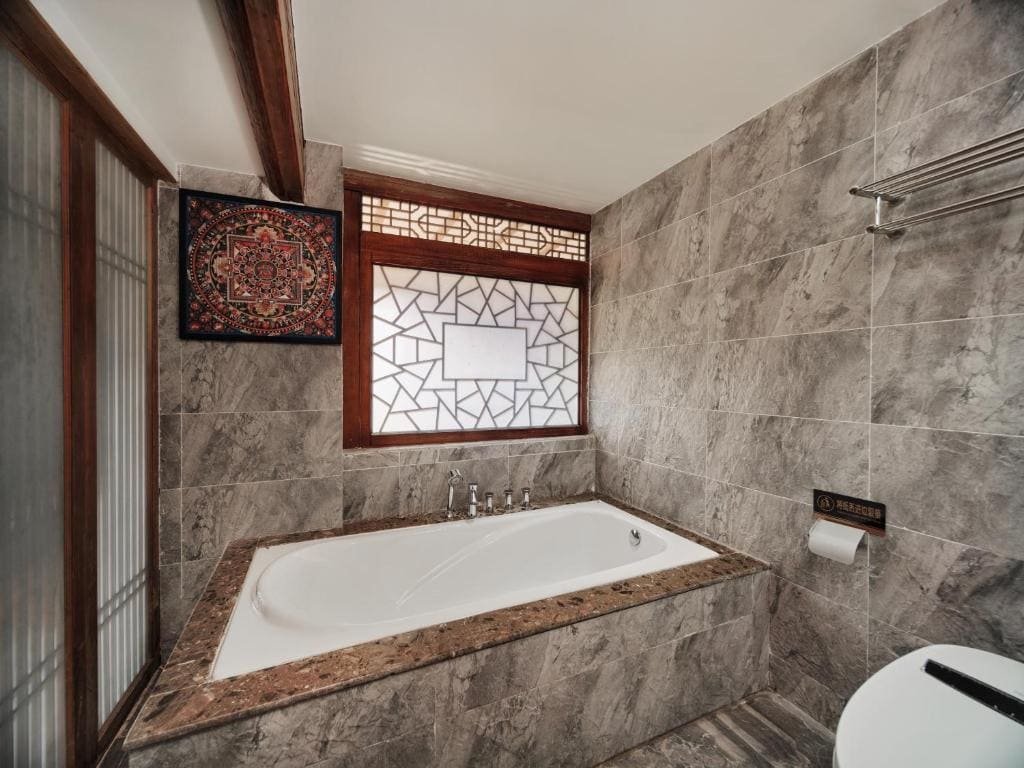 Deluxe Suite room - Image 2