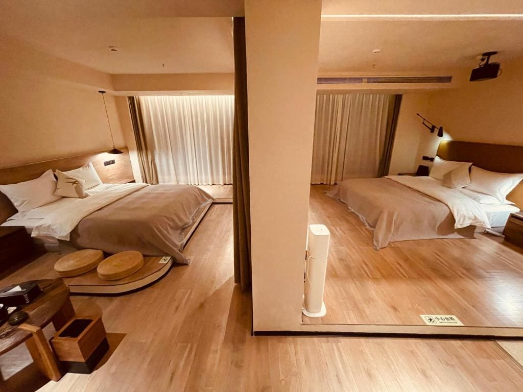 Twin Family Suite room - Image 1