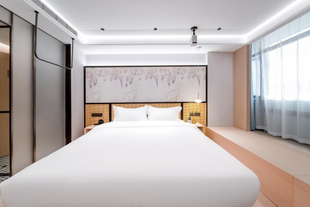 Queen Room with Garden View room - Image 1