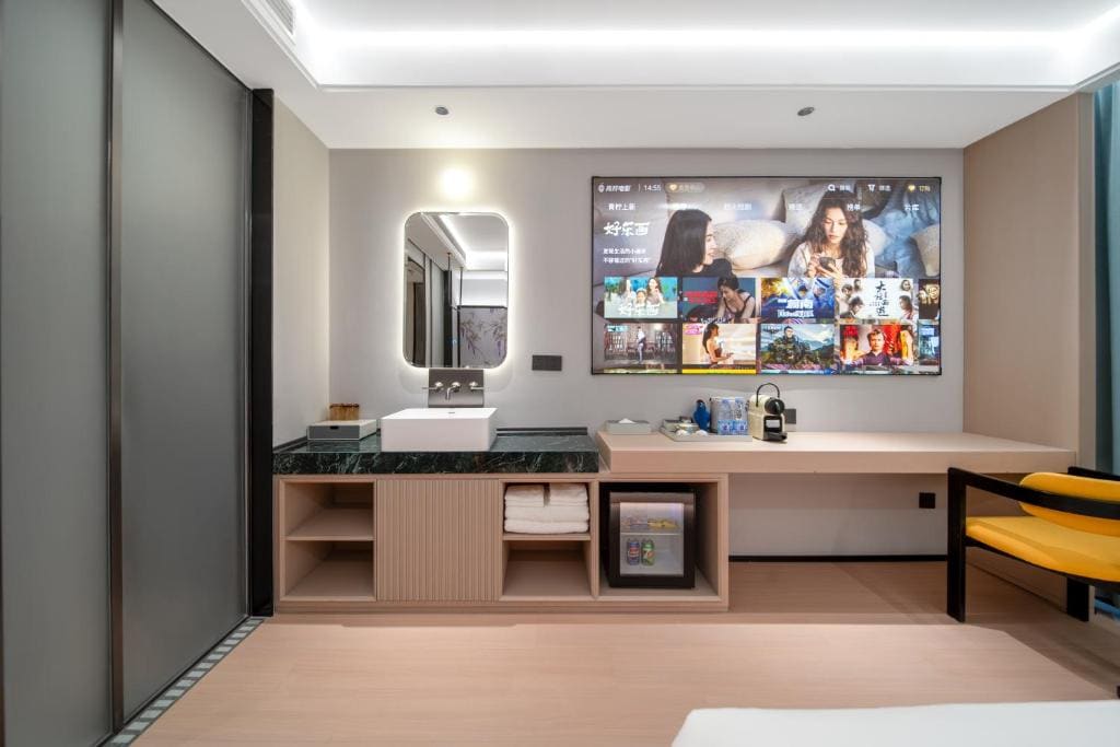Triple Room with View room - Image 1