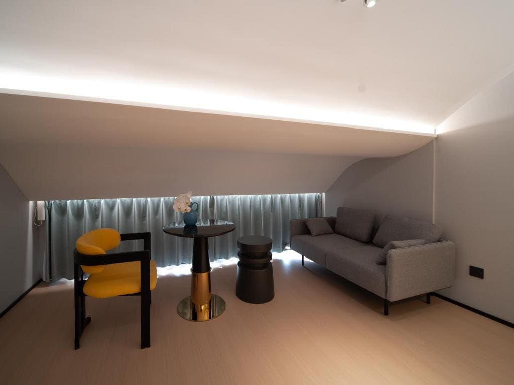 Standard Family Room room - Image 3