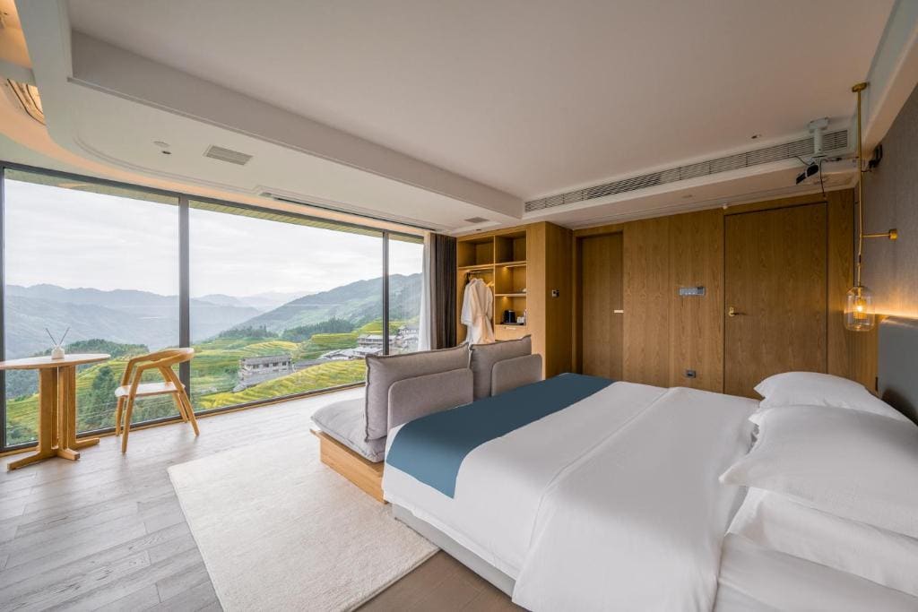 Deluxe King Room room - Image 3