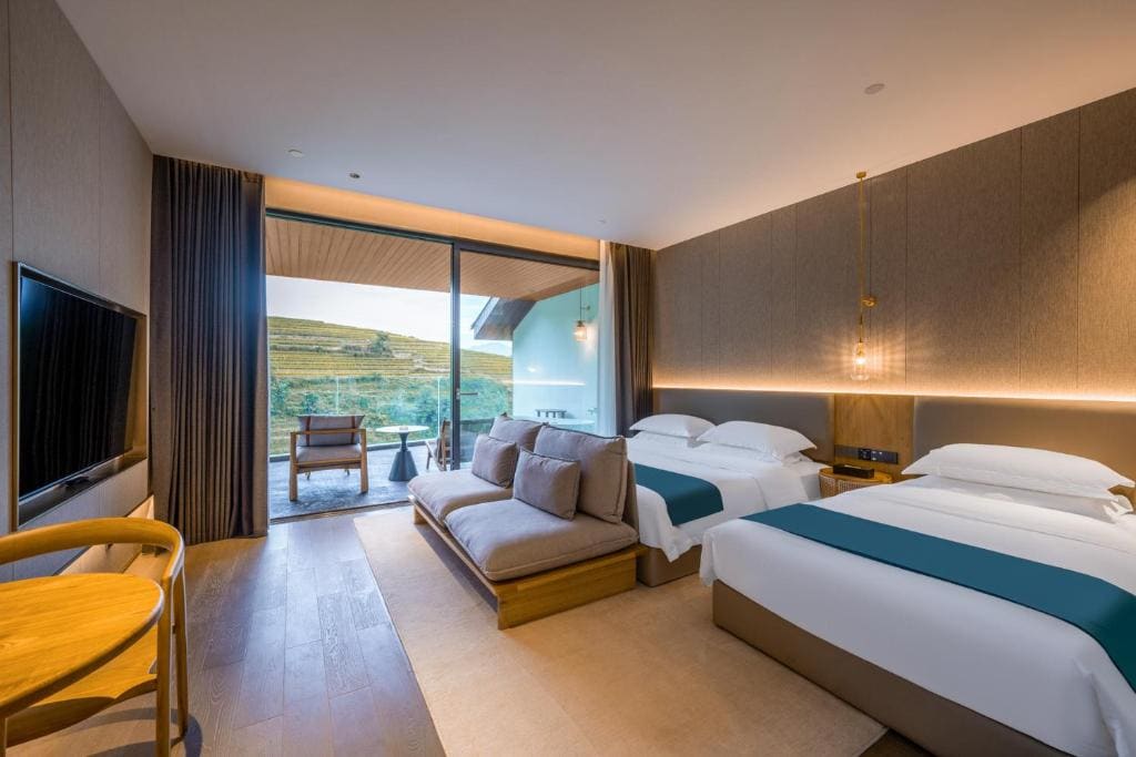 Family Room with Mountain View room - Image 1