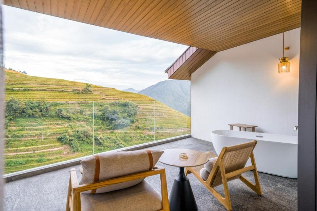 Family Room with Mountain View room - Image 3