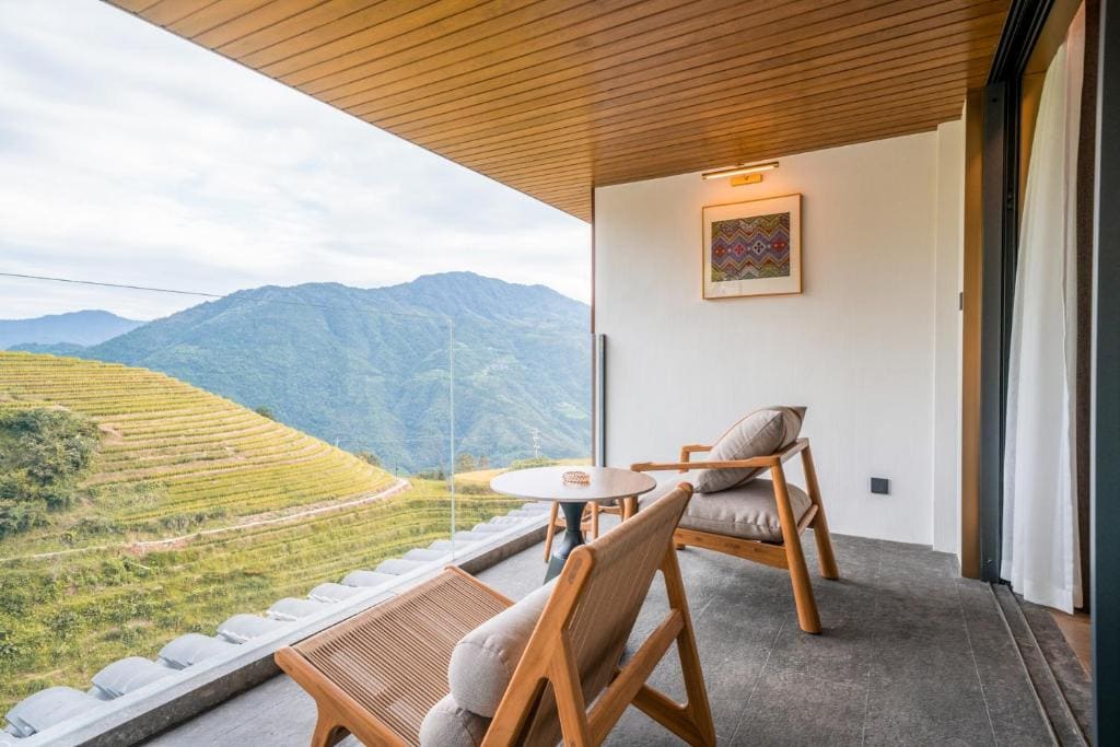 Twin Room with View room - Image 1
