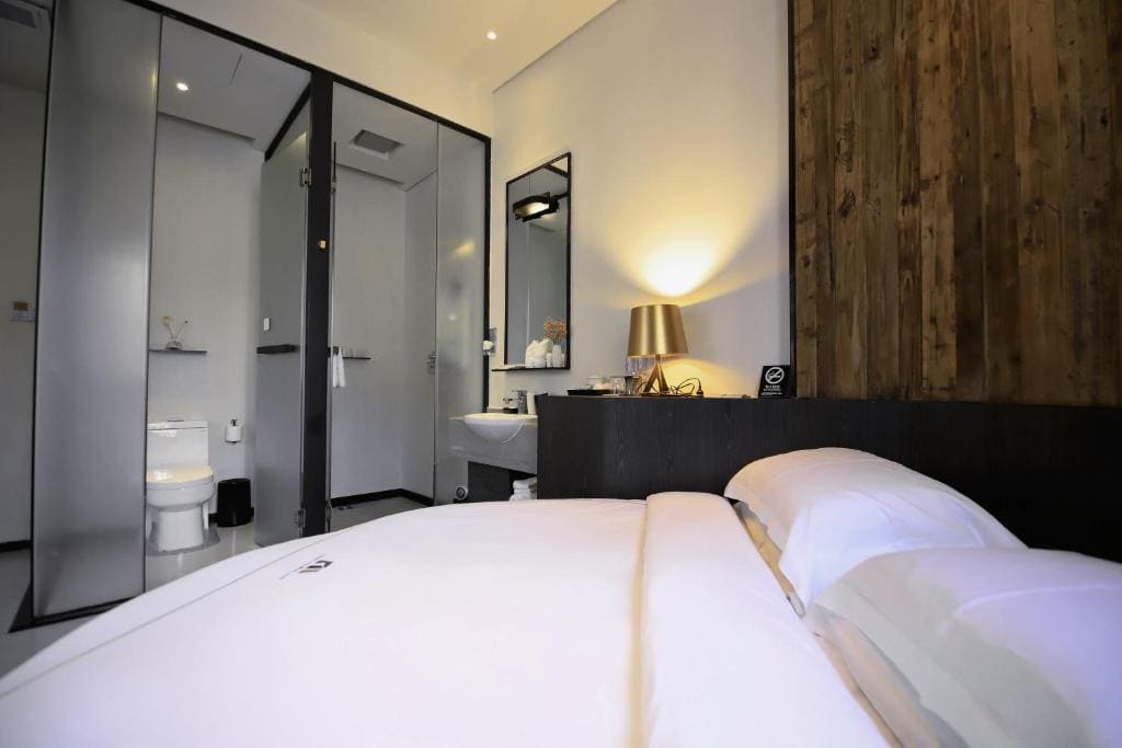 Double Room with Private Bathroom room - Image 2