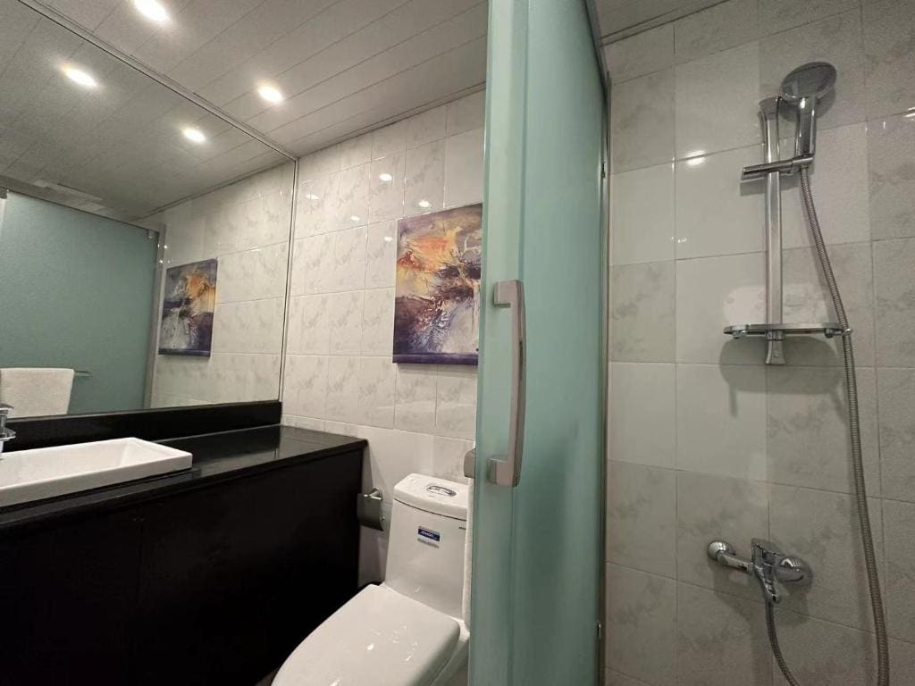 Deluxe Family Room room - Image 3