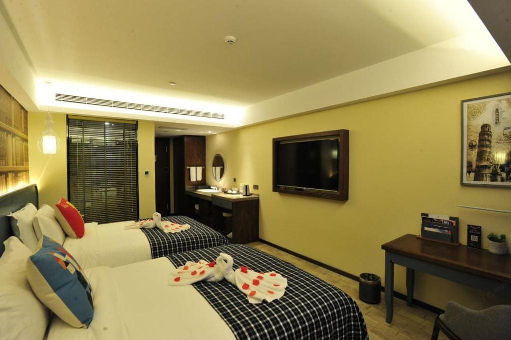 Deluxe Twin Room room - Image 2