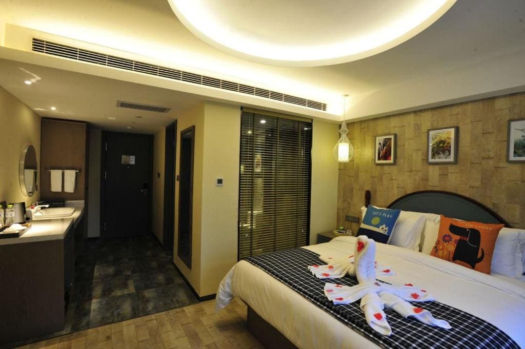 Business Double Room with Gym Access room - Image 3