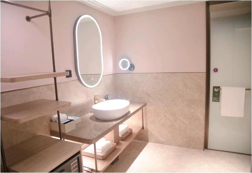 Deluxe Twin Room room - Image 2