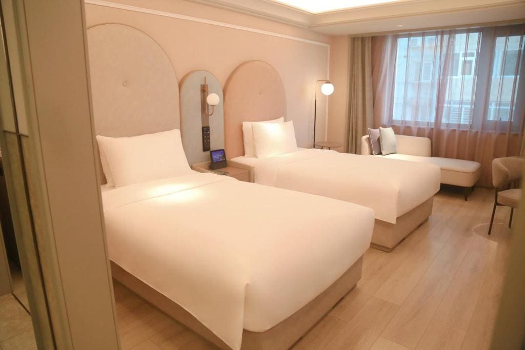Deluxe Twin Room room - Image 3