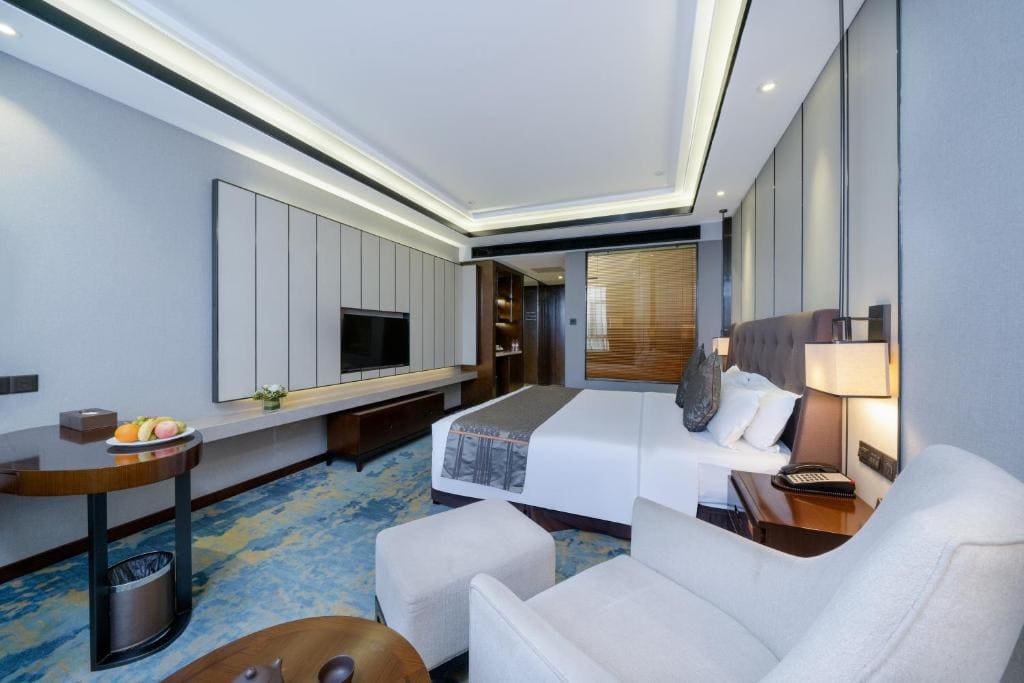 Deluxe King Room room - Image 1