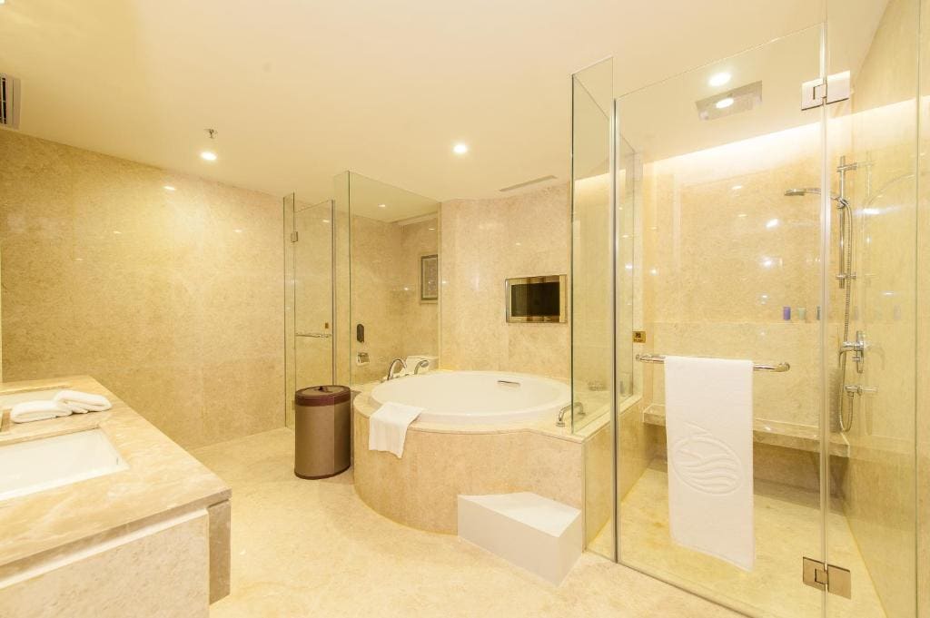 Grande Deluxe Suite(One bed room one living room) room - Image 3