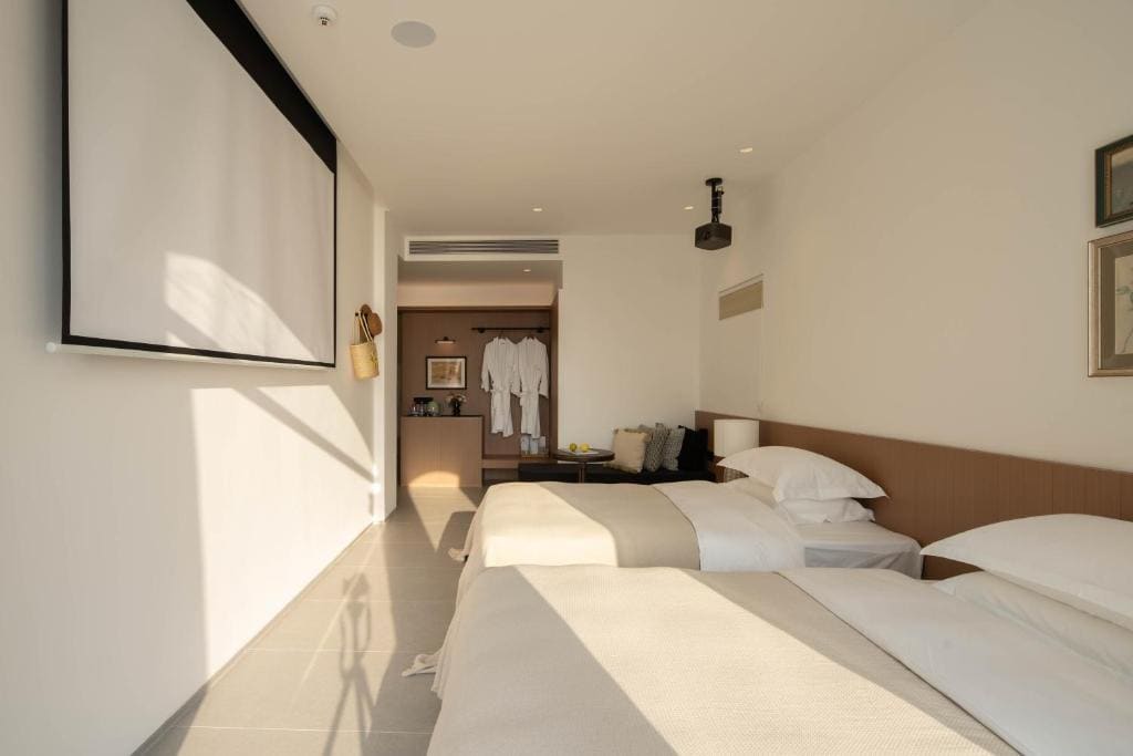 Deluxe Double or Twin Room with Ocean View room - Image 2